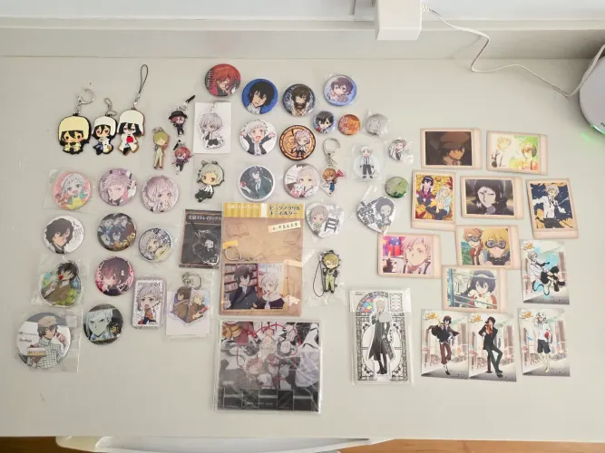 Lote de 54 merchs originais Bungo Stray Dogs anime Kadokawa