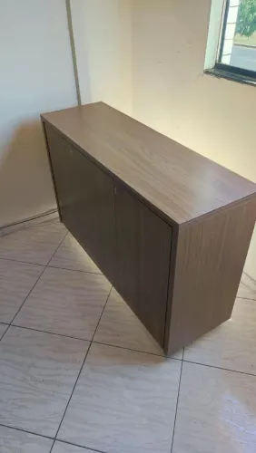 Armário de escritório madeirado