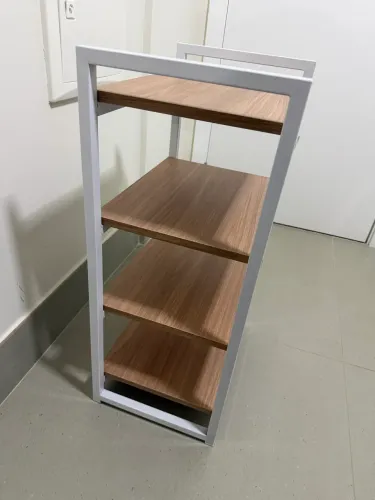 Estante pequena