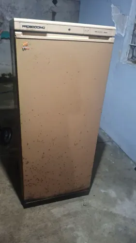 Freezer usado.