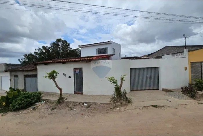 Casa reformada moderna em Lajedo, PRONTA P/ MORAR!