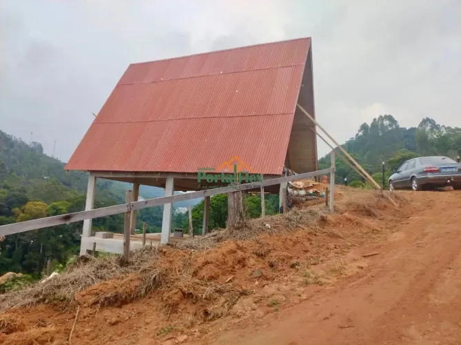 Chalé á venda em Santa Isabel - Domingos Martins/ES