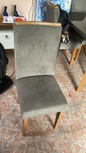 Mesa de jantar com 4 cadeiras 