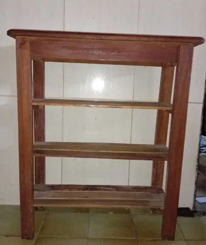 Estante pequena