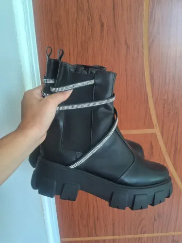 Bota R$200