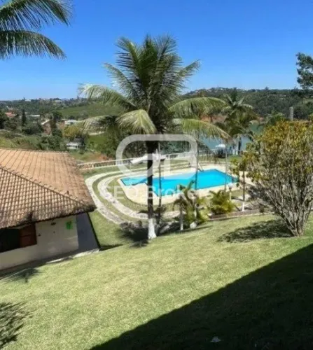 Linda chácara a beira da represa de Igaratá ( pé na agua ) em Condomínio - Código 16397