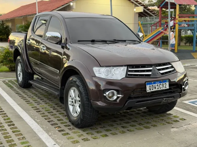Mitsubishi L200 Triton HPE 3.2 CD TB Int.diesel AUT 2015