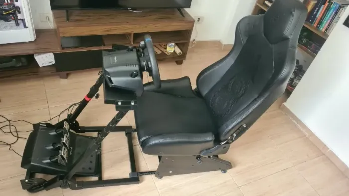 Volante Logitech G29 c/ Pedal + Câmbio + Cockpit + Cadeira Gamer + Suporte p/ Banco