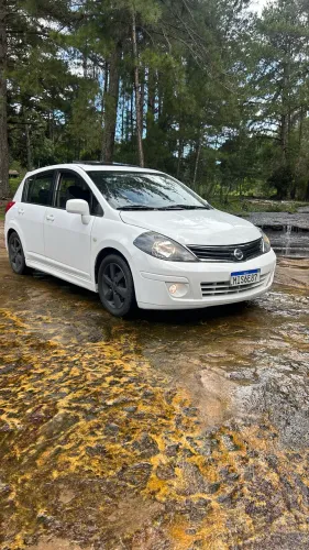 Nissan Tiida SL 1.8/1.8 Flex 16V Mec. 2012