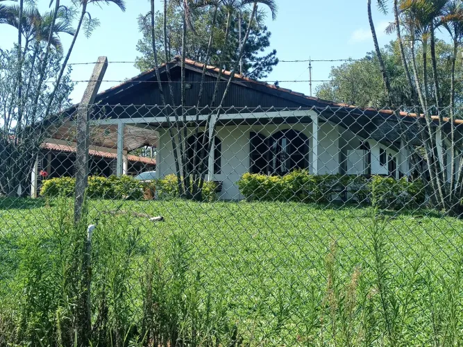 Oportunidade área ótima para residência ou investimento