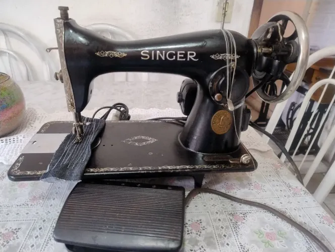 Reta doméstica Singer semi nova