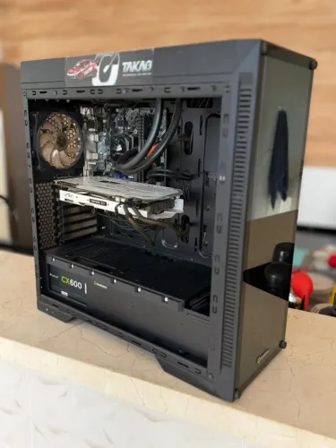 PC GAMER 