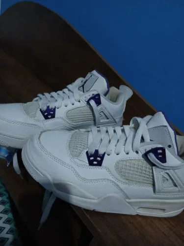 Tenis jordan 4