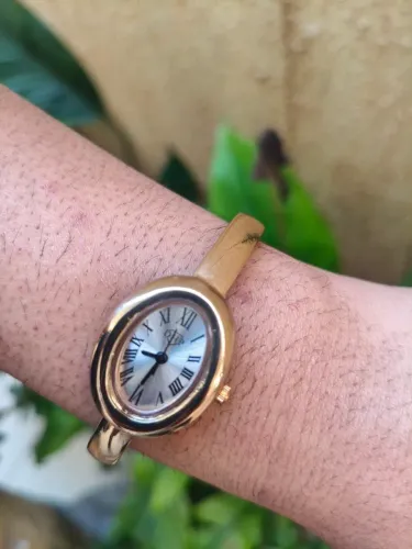 Relógio feminino bracelete lindo