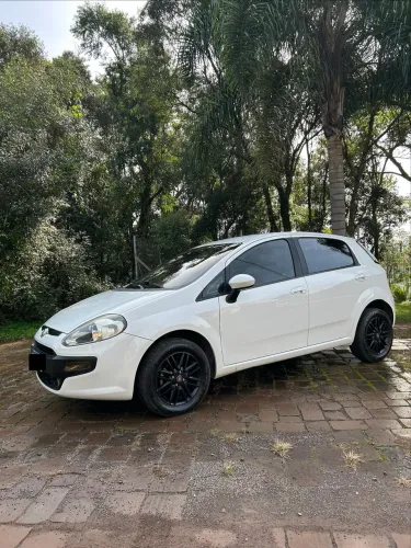 Fiat Punto Attractive 1.4 Fire Flex 8V 5P 2013