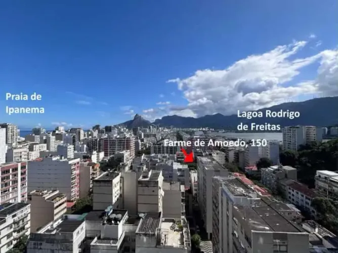 Apartamento Reformado de 70 m², 2 Quartos 1 Suíte, Vaga na Escritura e Portaria 24h