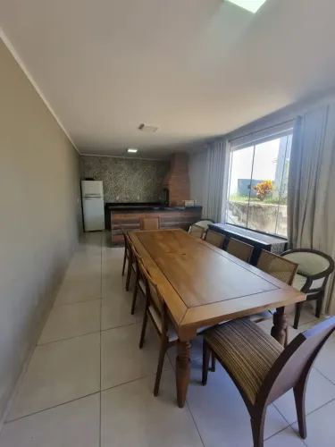 Casa Espaçosa com Área Gourmet e 3 Garagens Bairro Alto, a 1 km do Centro