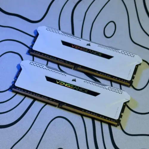 32GB RAM DDR4 Corsair Vengence PRO SL RGB | 2x16GB (Venda ou Troca)