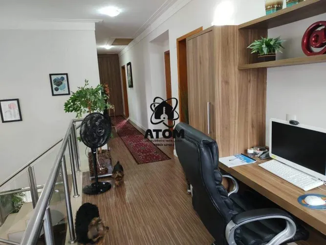 Casa com edícula e piscina no Condomínio Green Park