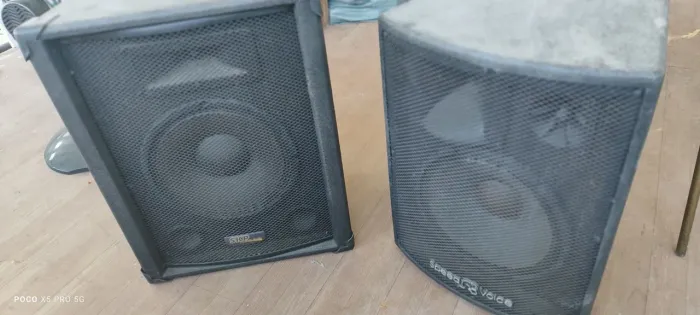Um amplificador e 4 cx passiva alto falante de 12