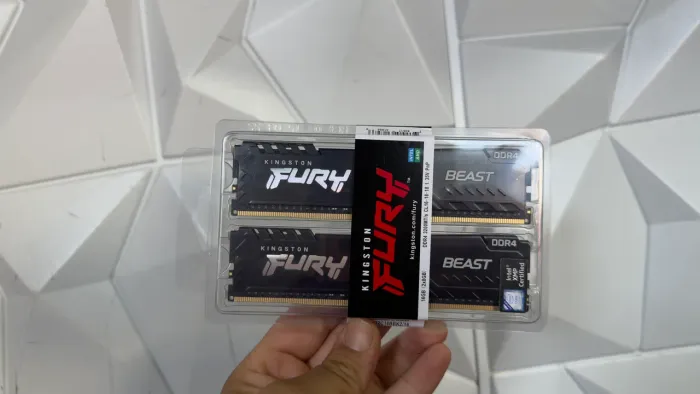 Memória ram ddr4 16Gb 2x8 3200 cl 16 fury  - Lacrado R$ 700 pix 