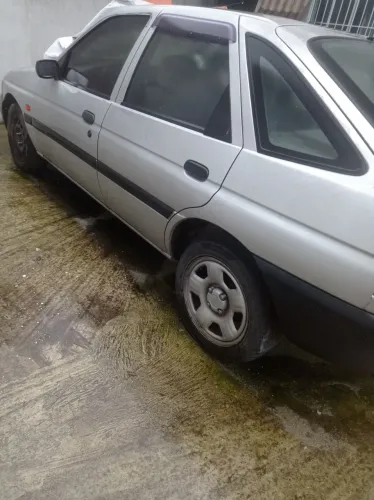 Ford Escort GL 1.6 MPI 2000