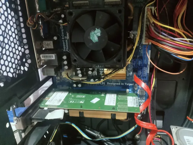 Kit fx six core AMD FX 6300 com uma placa de vídeo  e a companha como m dois pentes de ram