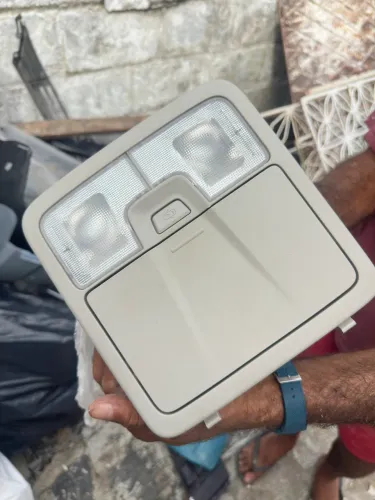 Luz do teto e porta óculos da S10