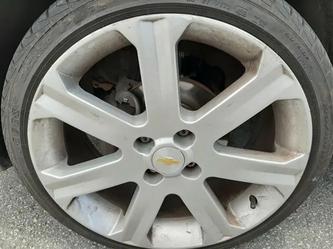 Roda aro 17 Chevrolet Celta Elite Prata 4X100 com Pneus 225 45 17 usados
