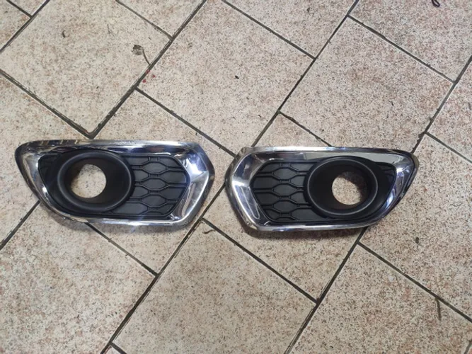 Moldura farol milha Sandero Logan 2015 2016 2017 2018 2019