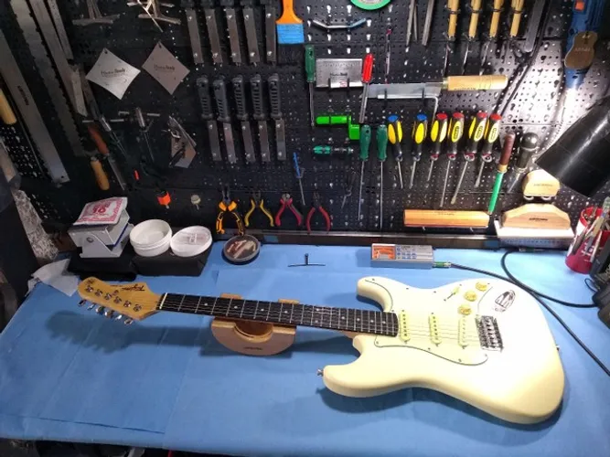 Regulagem Luthieria guitarra violão Baixo