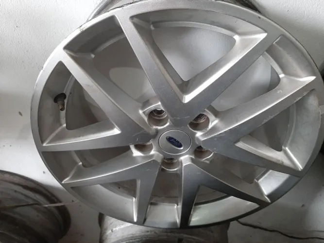 Roda aro 17 Ford Fusion 2000 prata 5x114 original