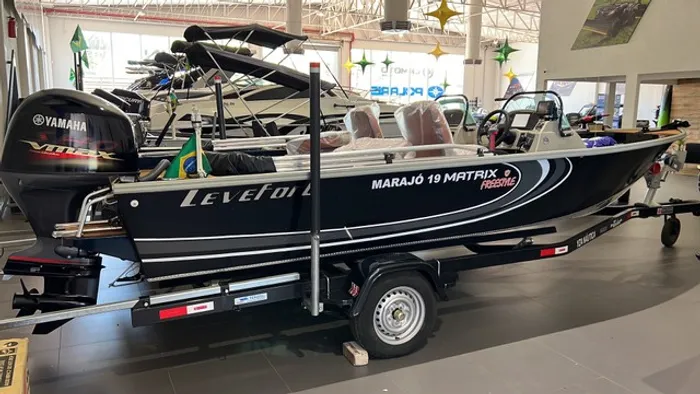 Lancha Levefort Marajo 19 Matrix free style special series 