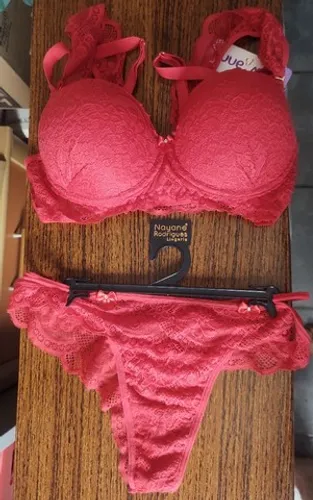 Conjunto de soutien, cor preta e vermelho, Tam GG