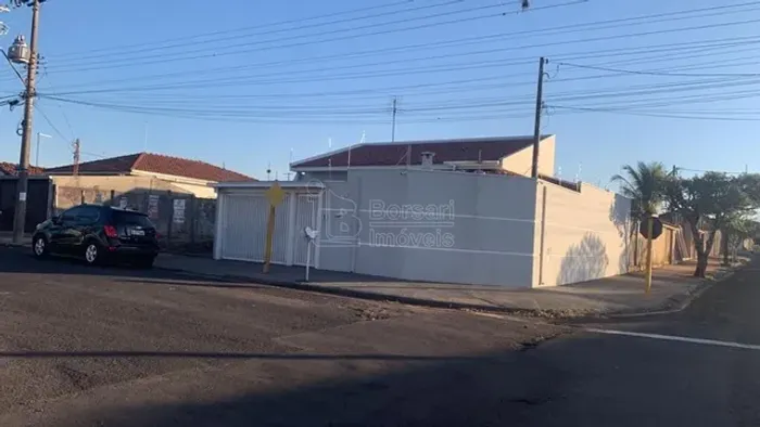 Venda de Casas / Padrão na cidade de Araraquara