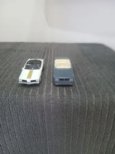 Miniaturas de Coleção - Oldsmobile Cutlass e Cadillac