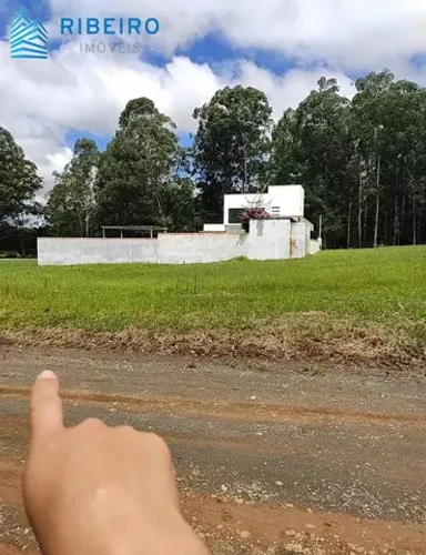 GRANDE OPORTUNIDADE LINDO TERRENO PRÓX A ÁREA VERDE E ASFALTO, EXCELENTE LOCALIZAÇÃO.