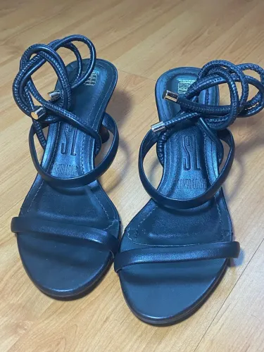 Sandalia Santa Lolla preta