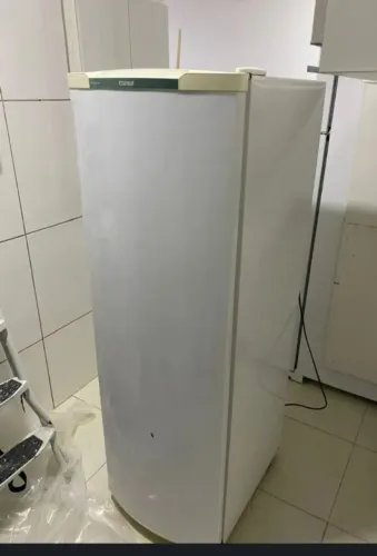 Vendo geladeira funcionando perfeitamente entrega passa cartão impecável estado nova