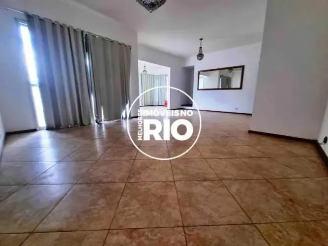 Cobertura Linear em Vila Isabel à Venda
