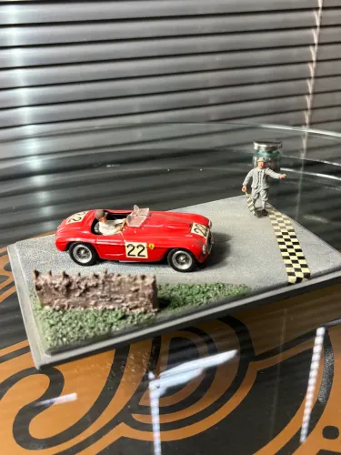Mini Diorama Ferrari #22 - Art Model 1/43