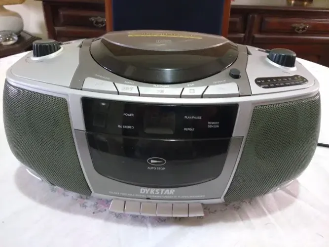 Micro System - Dykstar - Rádio AM/FM - Toca Fitas - CD ( Cd Não Funciona )