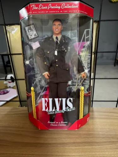 Boneco Elvis Presley Army Years. Mattel. 1999.