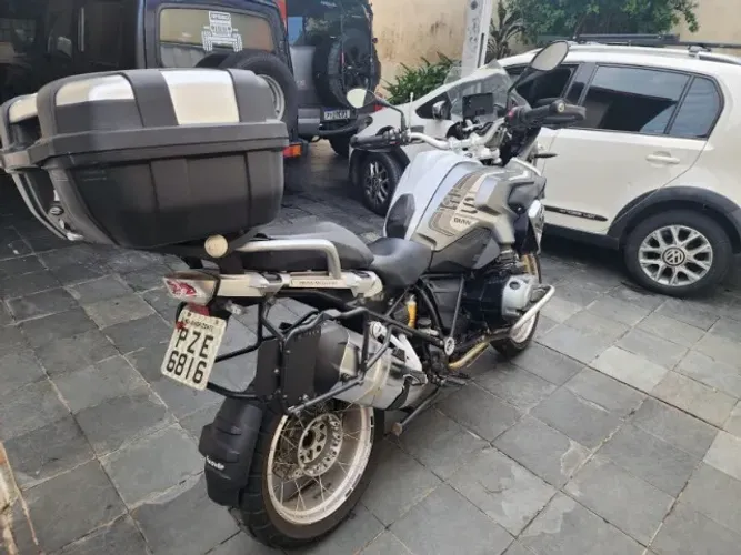 BMW R 1200 GS Premium 2017 - 74.000 km. Moto impecável,  revisões em concessionária