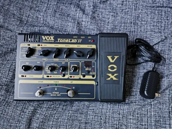 Pedaleira tonelab st valvulada