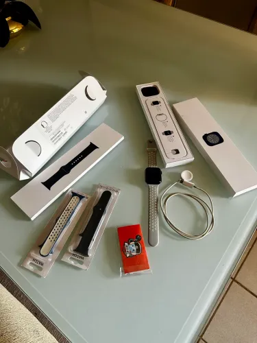 Apple Watch Series 8 45 mm GPS + Cellular - IMPECÁVEL + acessórios