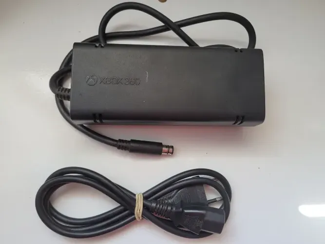Fonte Original Xbox 360 Microsoft / Bivolt 1 Pino Garantia: 30 dias