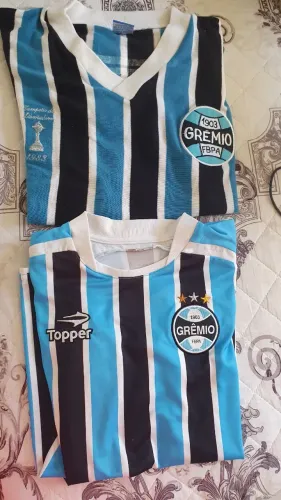 Vendo 2 camisetas do GREMIO 