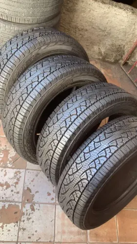 Pneus 215/60 R17 semi novos! Vem escolher o teu!