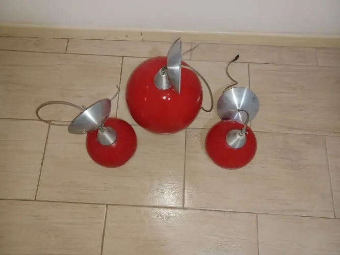 Conjunto de luminárias modernas e Lindas, vermelhas e excelente estado